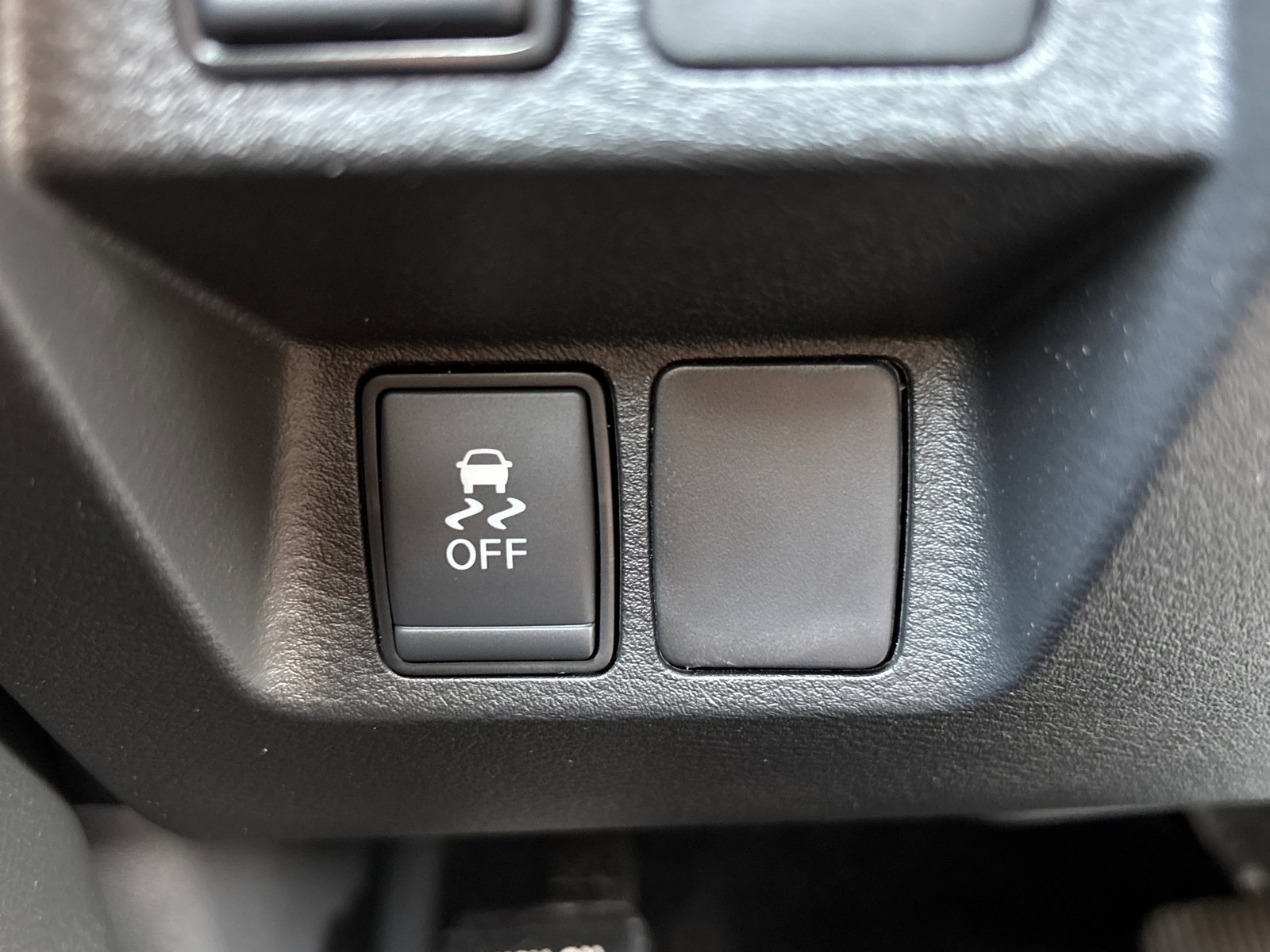 2024 Nissan Frontier SV photo 15