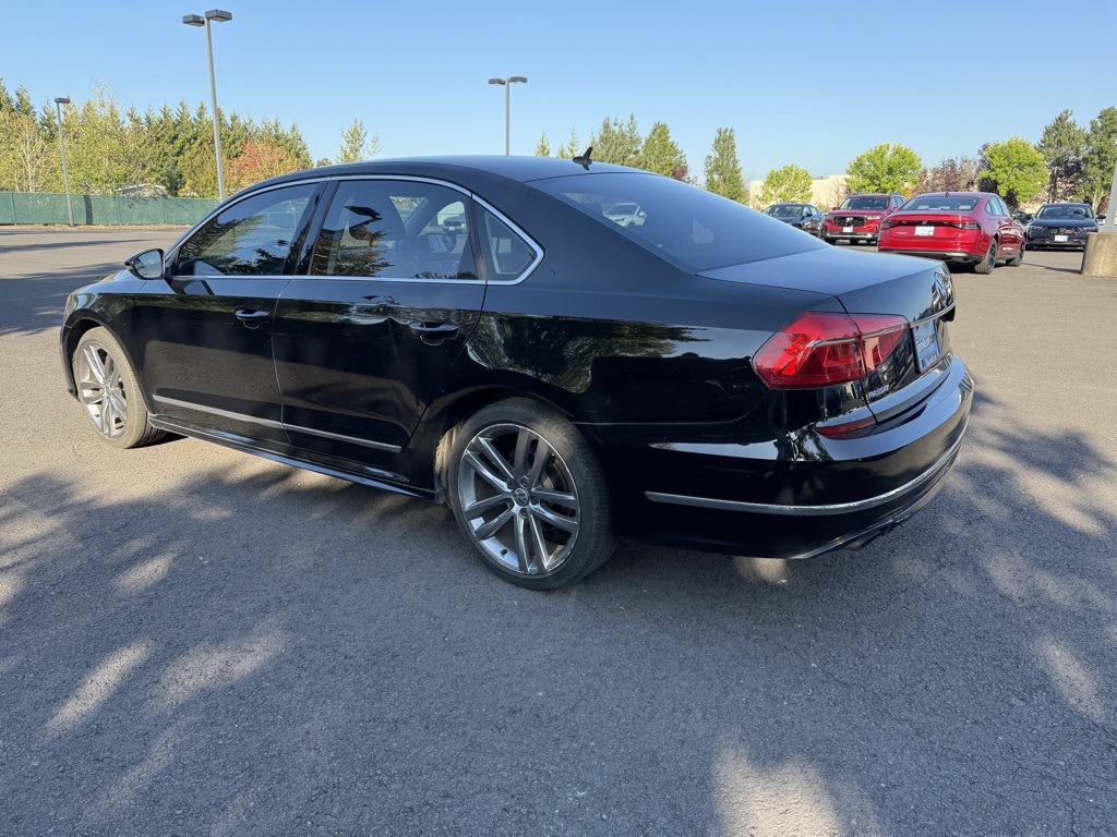 2016 Volkswagen Passat R-Line photo 5