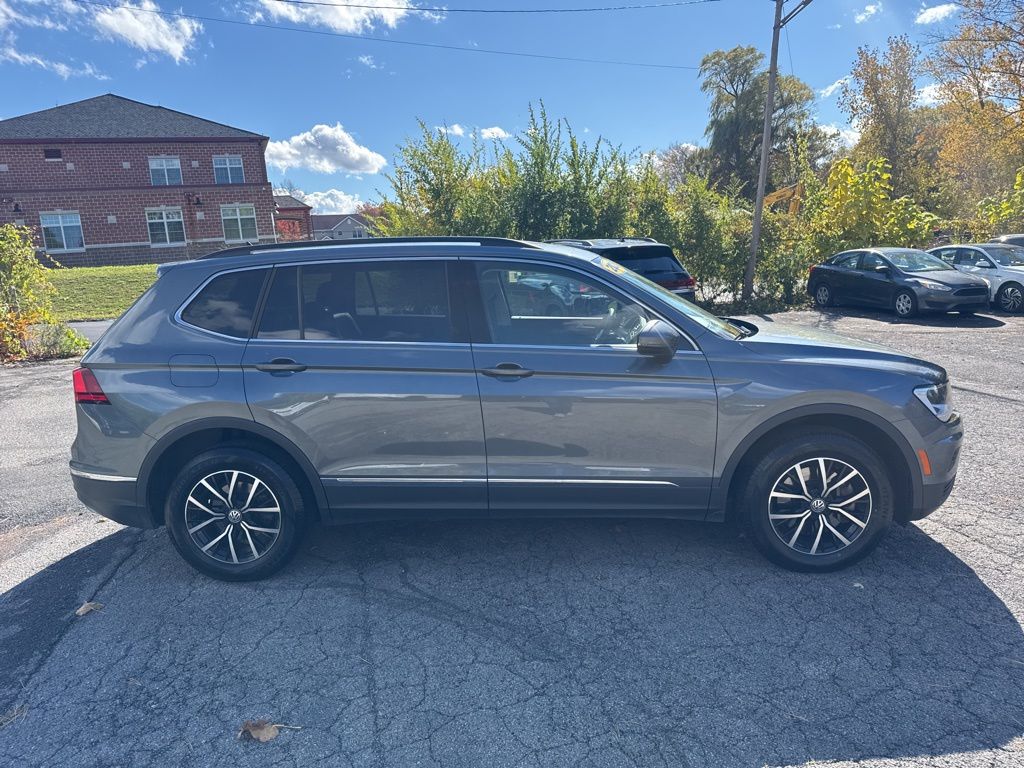 2021 Volkswagen Tiguan SE photo 4