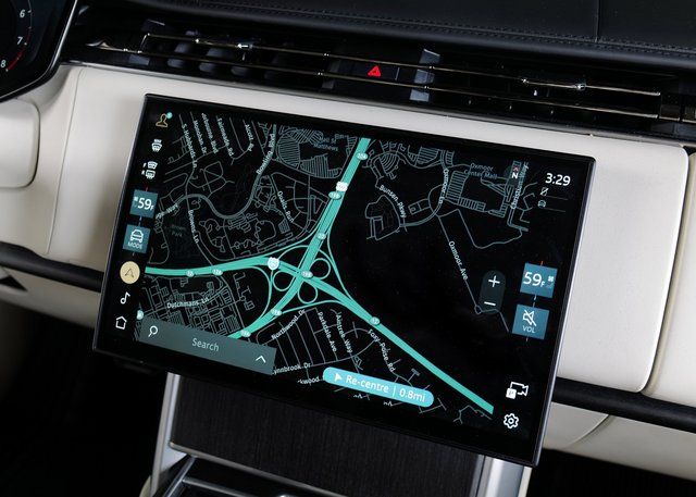 2024 Land Rover Range Rover SE photo 14