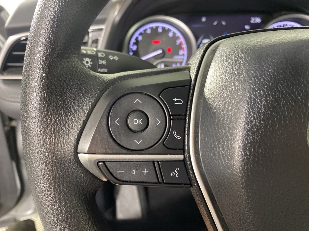2022 Toyota Camry LE photo 7