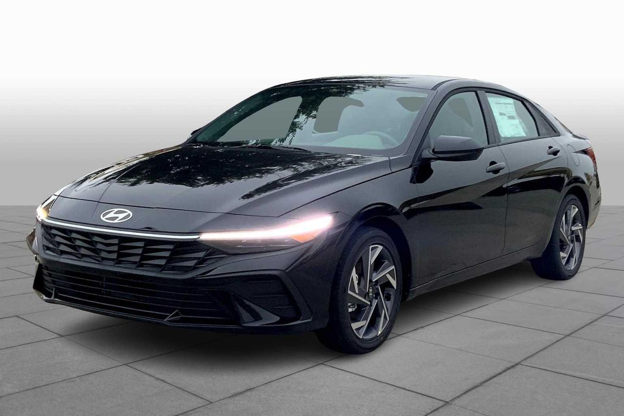 2025 Hyundai Elantra Blue's photo