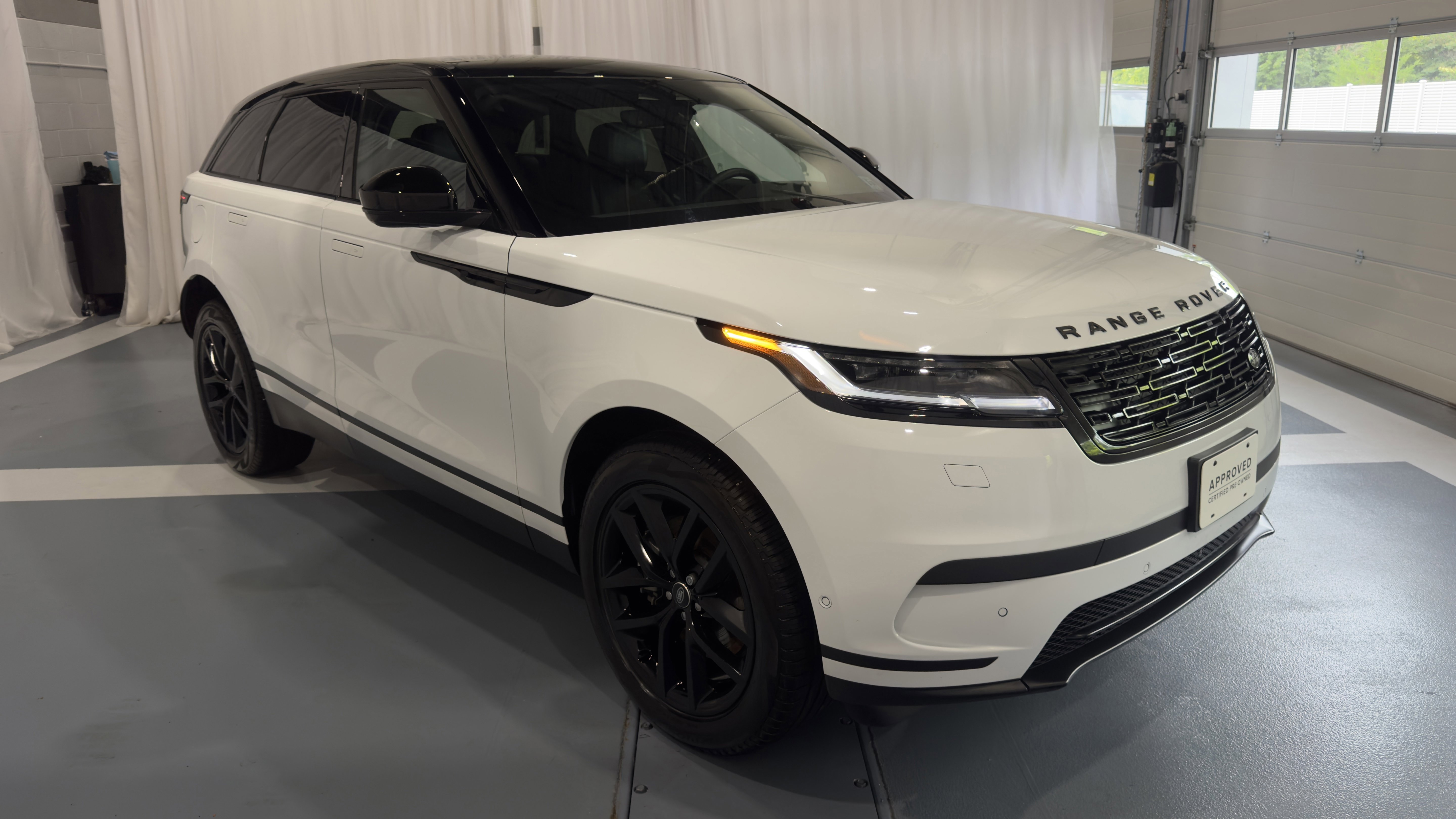2025 Land Rover Range Rover Velar S Velar photo 7