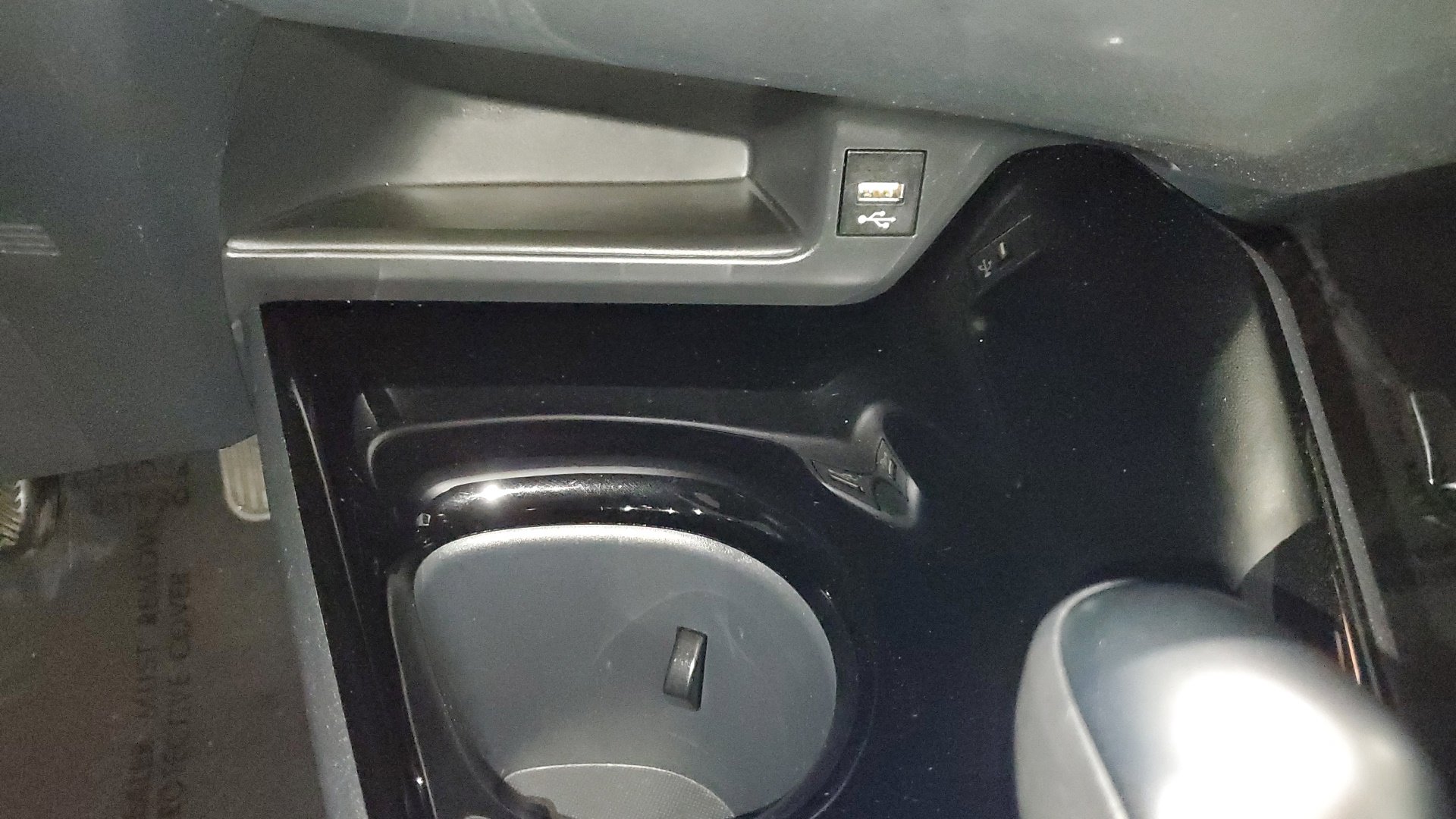 2022 Toyota C-HR XLE photo 21