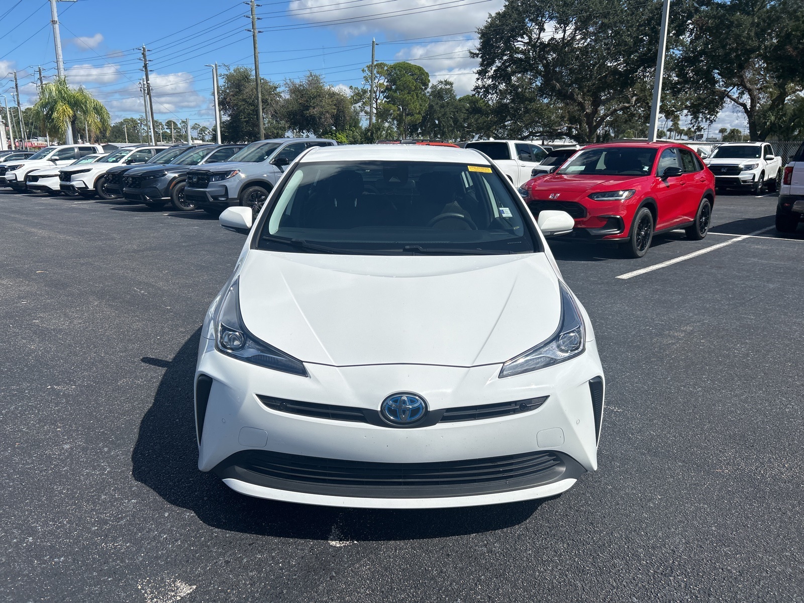 2021 Toyota Prius LE photo 2