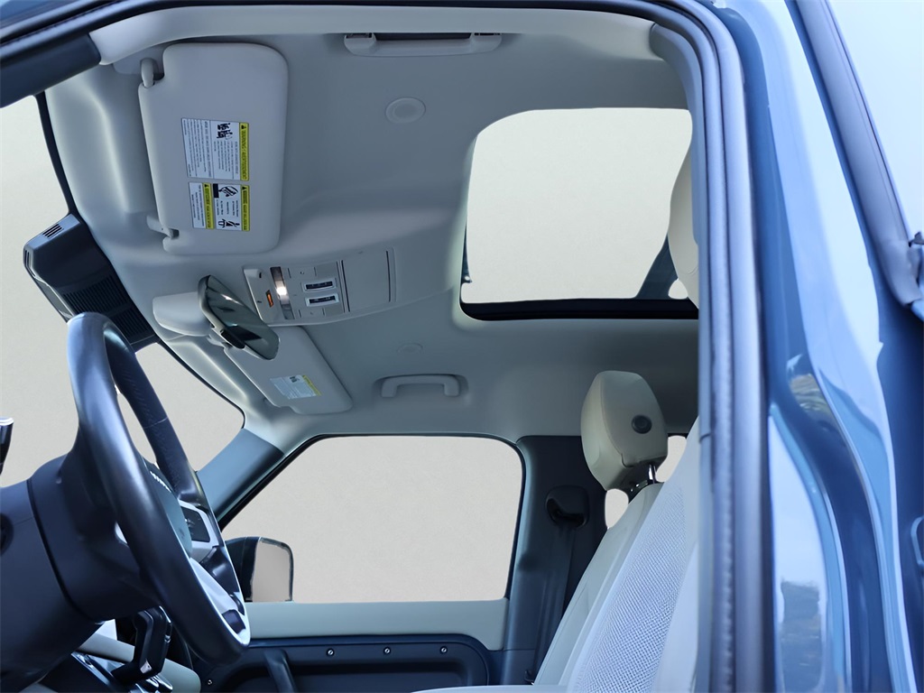2022 Land Rover Defender 110 SE photo 31