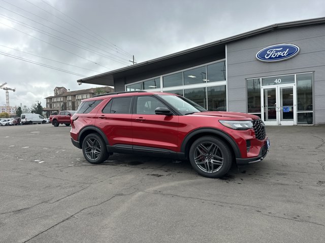 2025 Ford Explorer ST photo 3