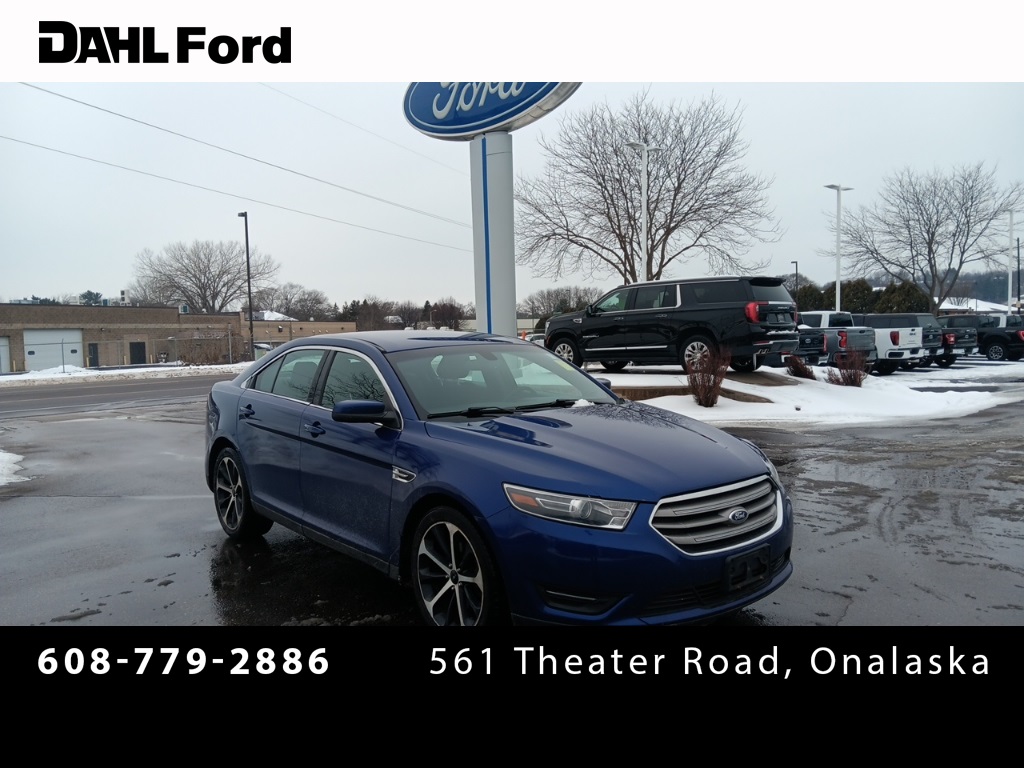 2015 Ford Taurus SEL's photo