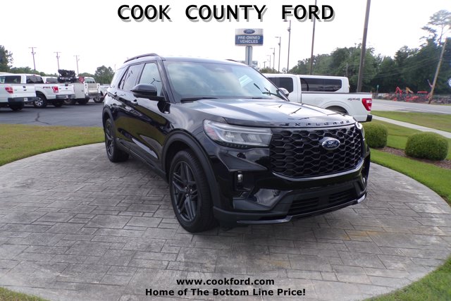 2025 Ford Explorer ST-LINE's photo