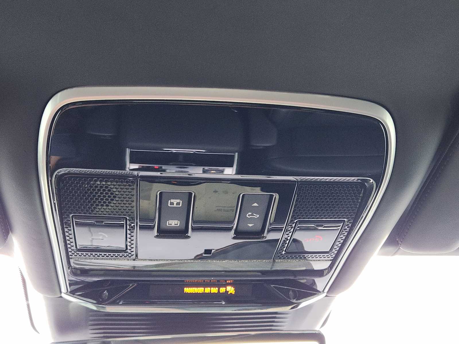 2023 Land Rover Range Rover SV photo 19