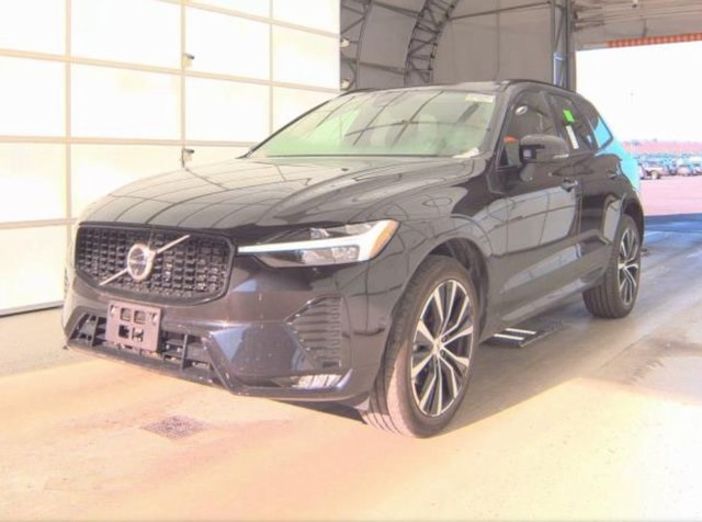 2025 Volvo XC60 Plus's photo