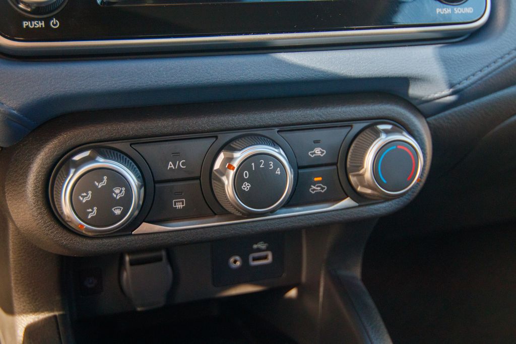 2025 Nissan Versa SV photo 13