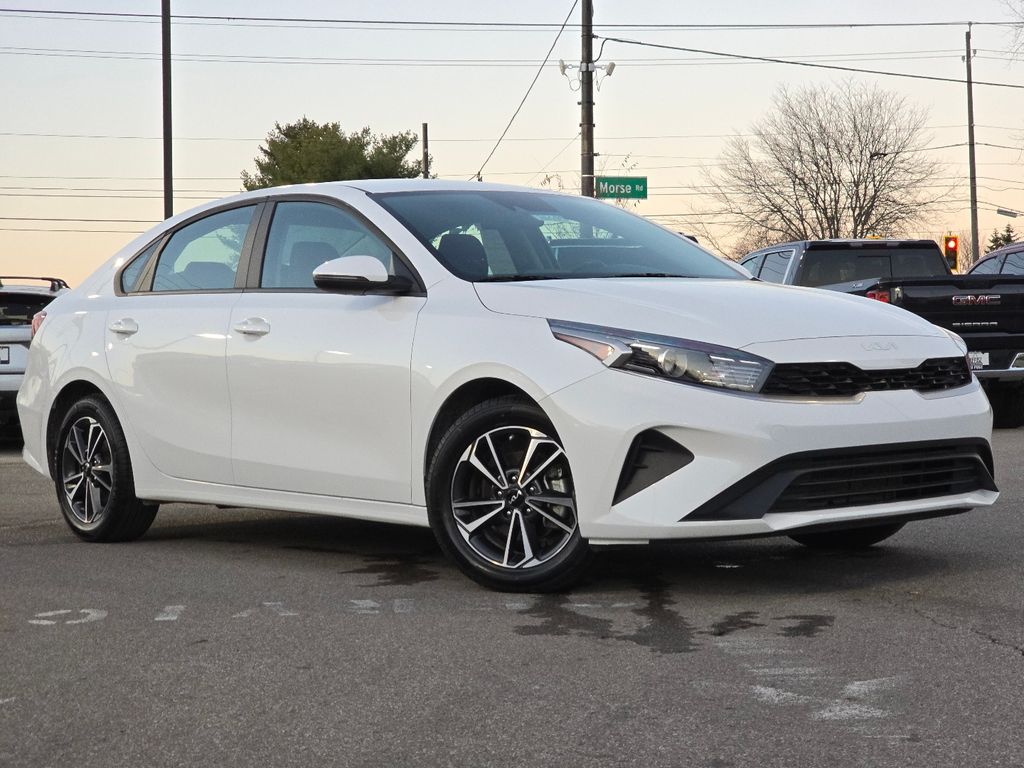 2024 Kia Forte LXS's photo