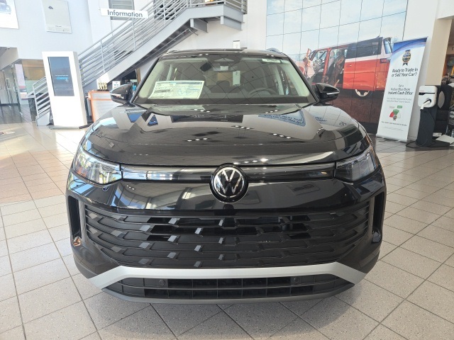 2025 Volkswagen Tiguan S photo 2