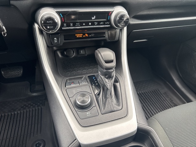 2021 Toyota RAV4 Hybrid LE photo 30