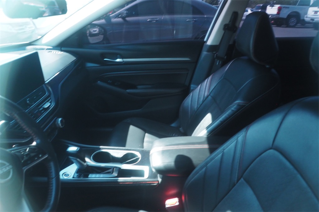 2023 Nissan Altima 2.5 SR photo 5