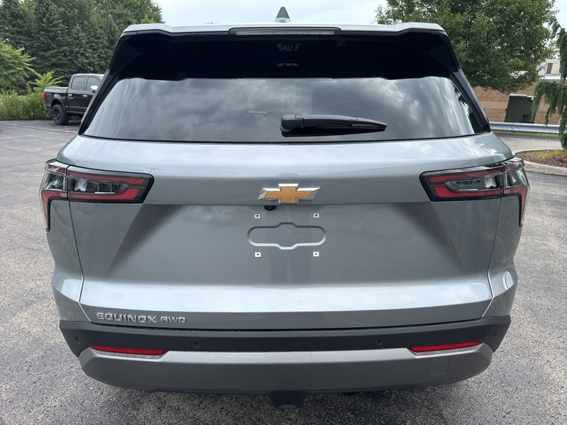 2026 Chevrolet Equinox LT photo 4