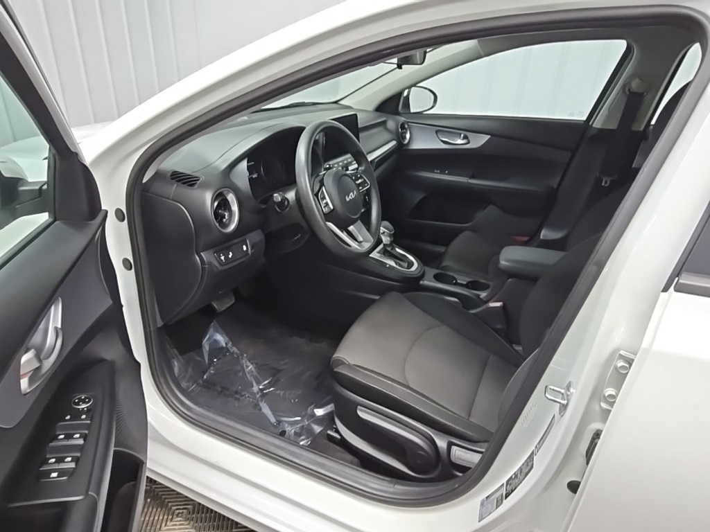 2022 Kia Forte LXS photo 27