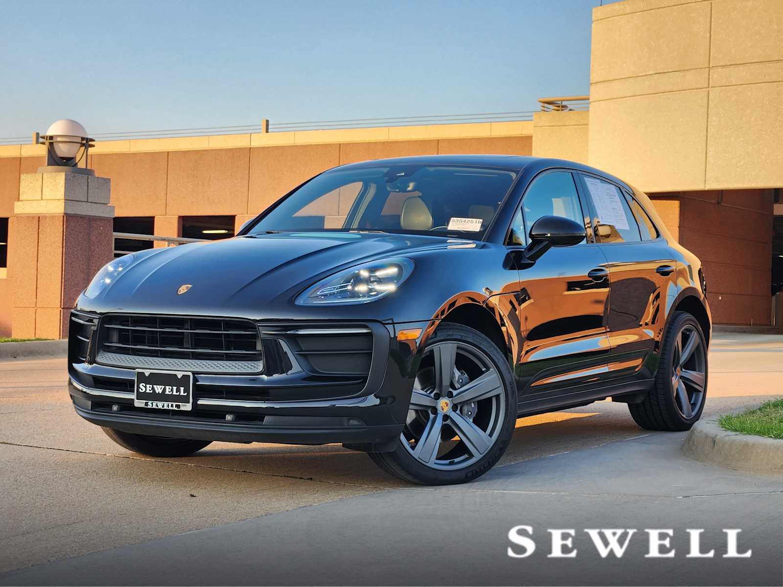 2022 Porsche Macan Base