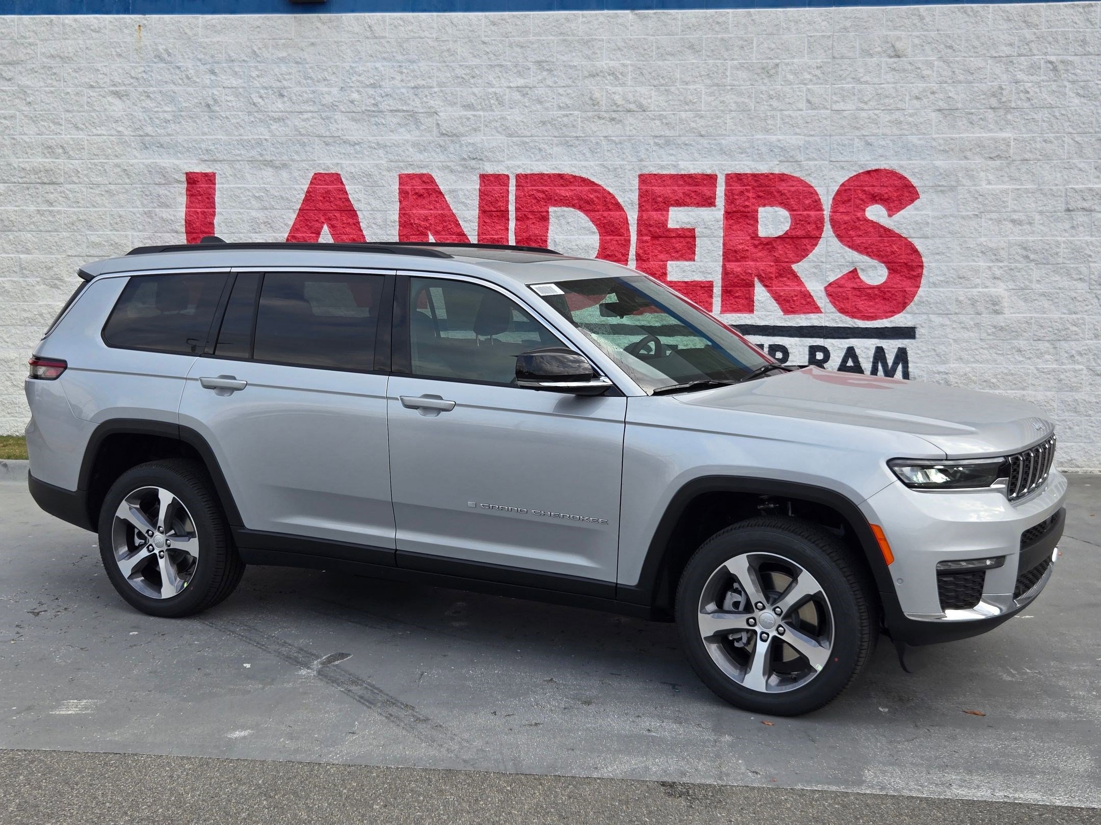 2025 Jeep Grand Cherokee L Limited's photo