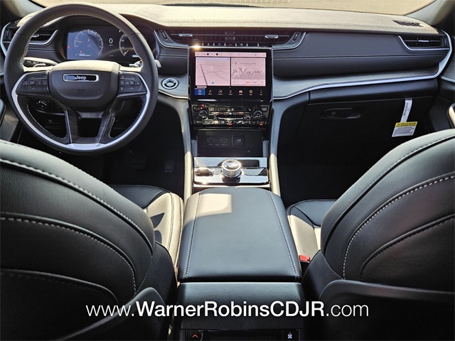 2025 Jeep Grand Cherokee Limited photo 8