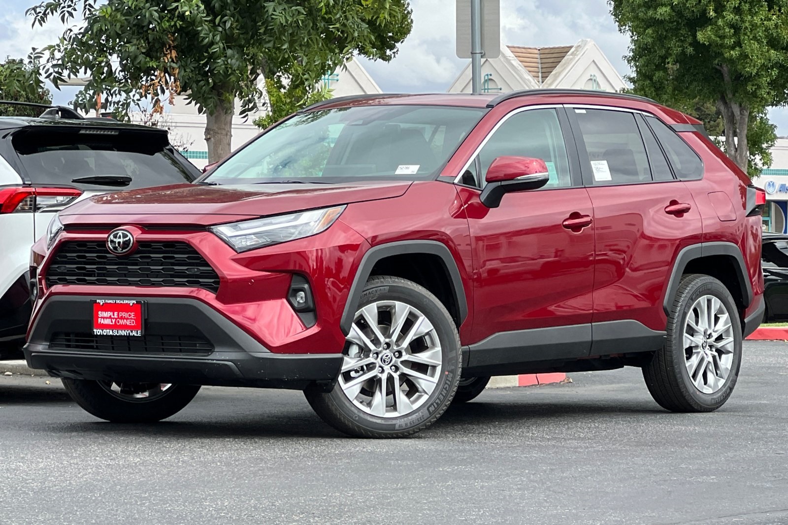 2025 Toyota RAV4 XLE Premium photo 2