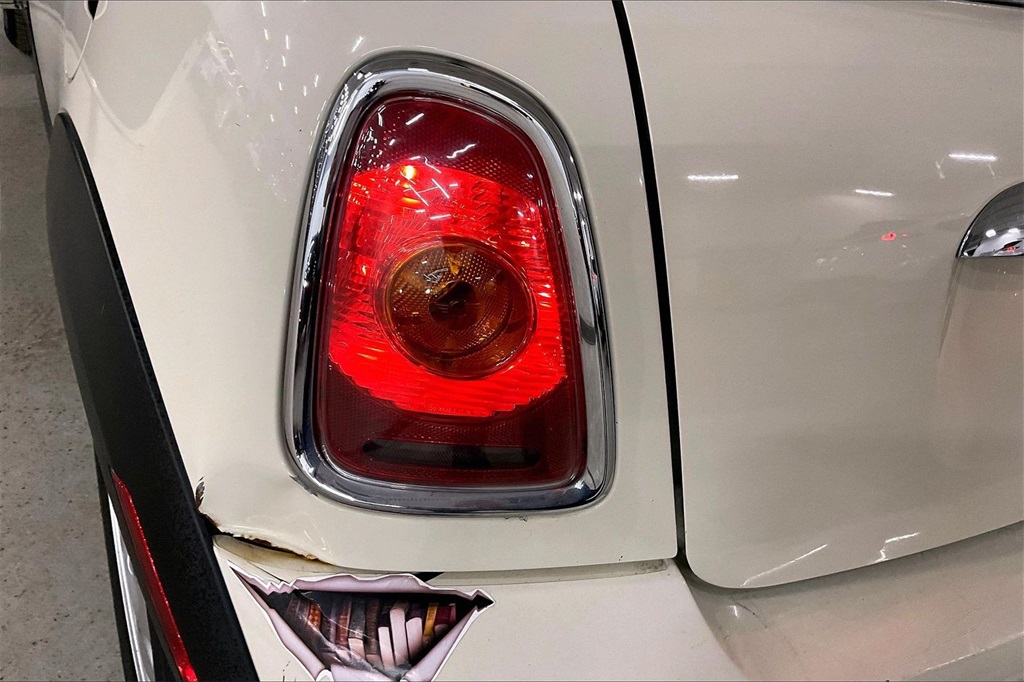 2010 MINI COOPER - Image 26