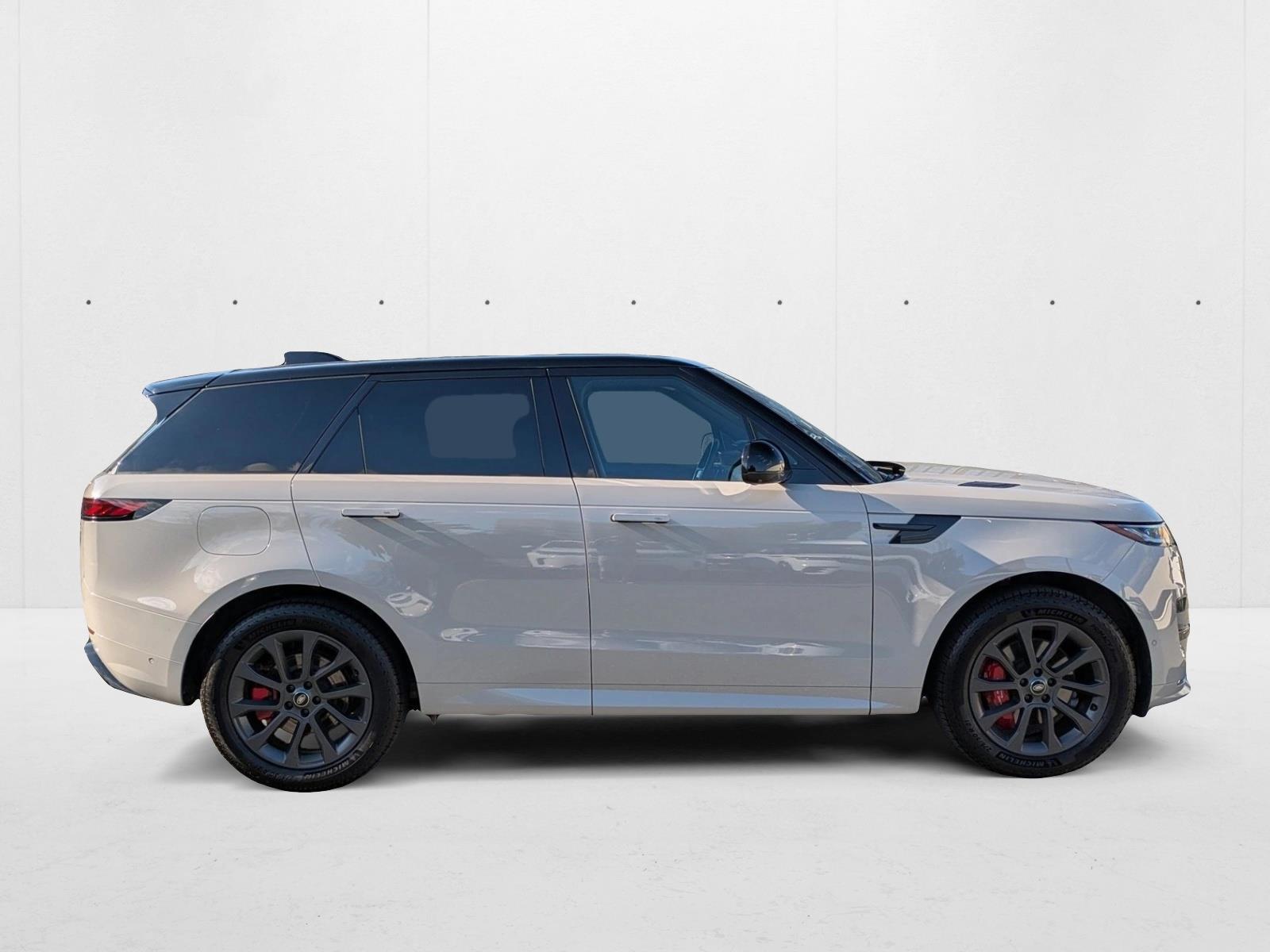 2023 Land Rover Range Rover Sport SE photo 2