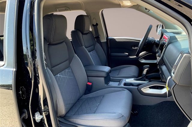 2025 Nissan Frontier SV photo 9