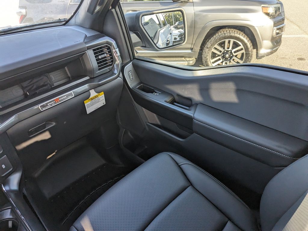 2025 Ford F-150 STX photo 16