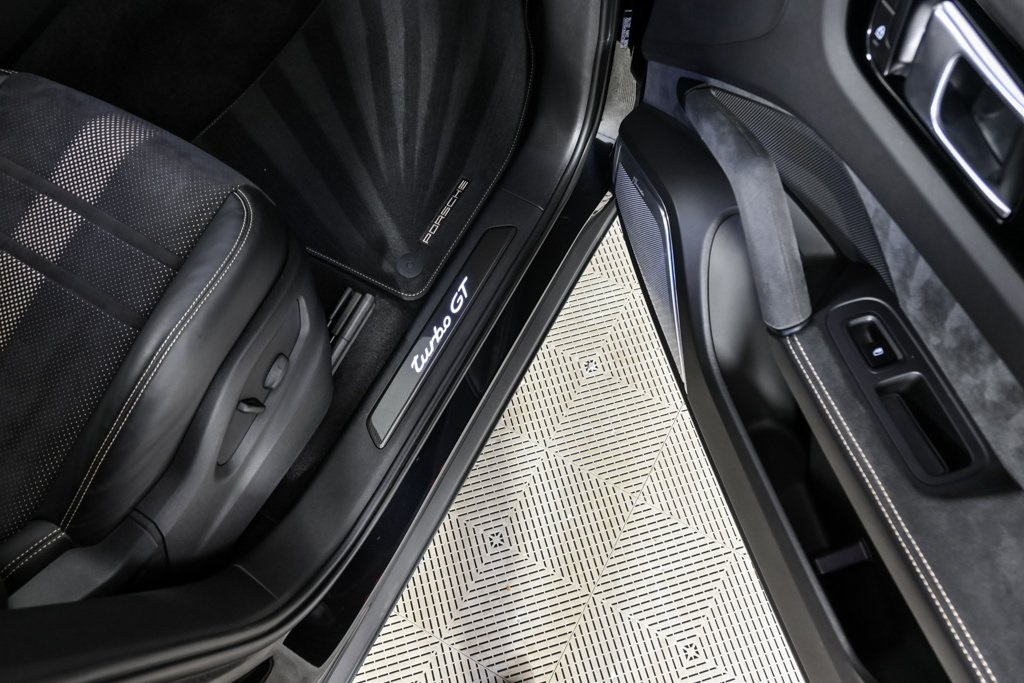 2022 Porsche Cayenne Coupe Turbo GT photo 2