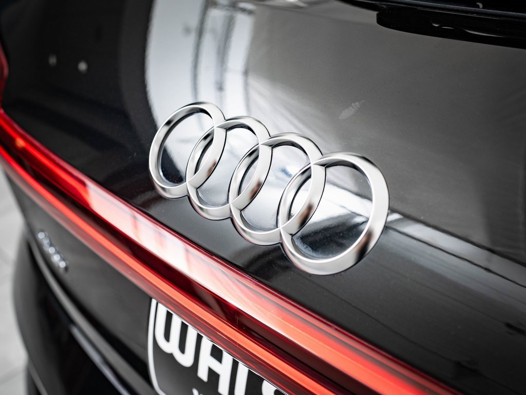 2022 Audi e-tron Premium photo 16