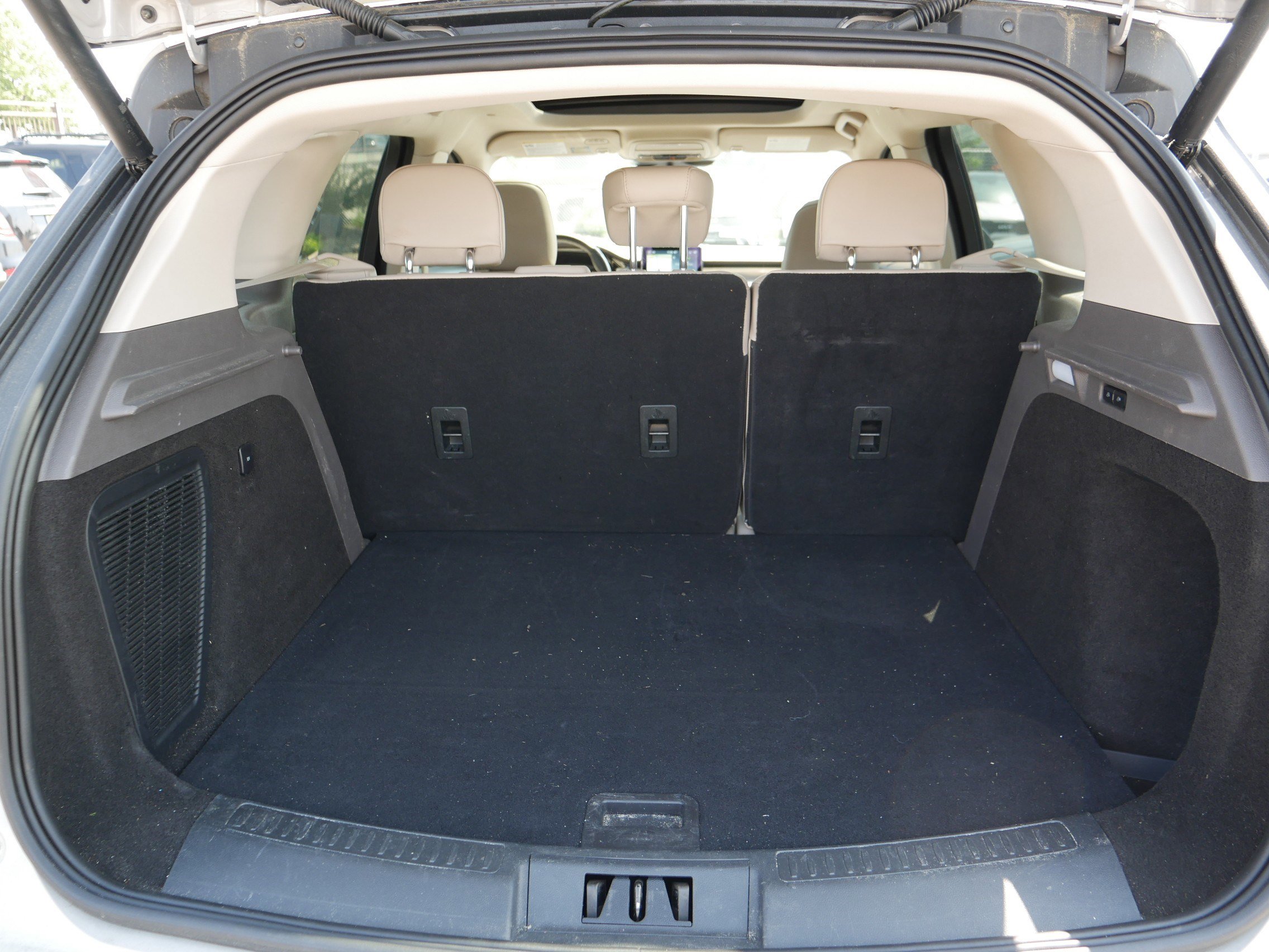 2022 Lincoln Corsair Standard photo 18