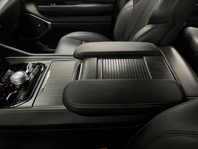 2024 Jeep Wagoneer Series III photo 19