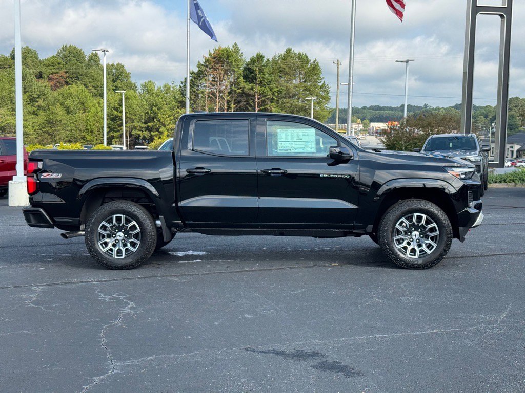 2026 Chevrolet Colorado Z71 photo 2