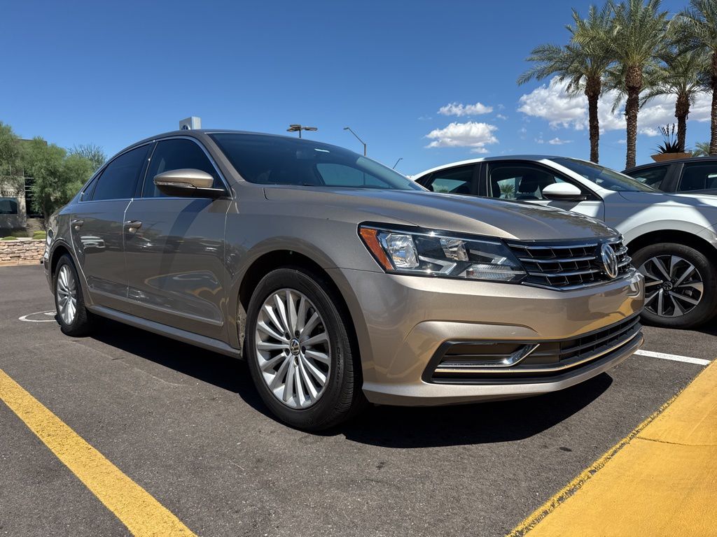 2016 Volkswagen Passat TDI SE photo 3