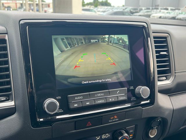 2022 Nissan Frontier SV photo 13