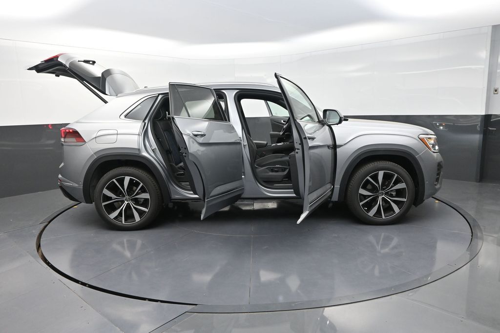 2025 Volkswagen Atlas Cross Sport SEL Premium R-Line photo 33