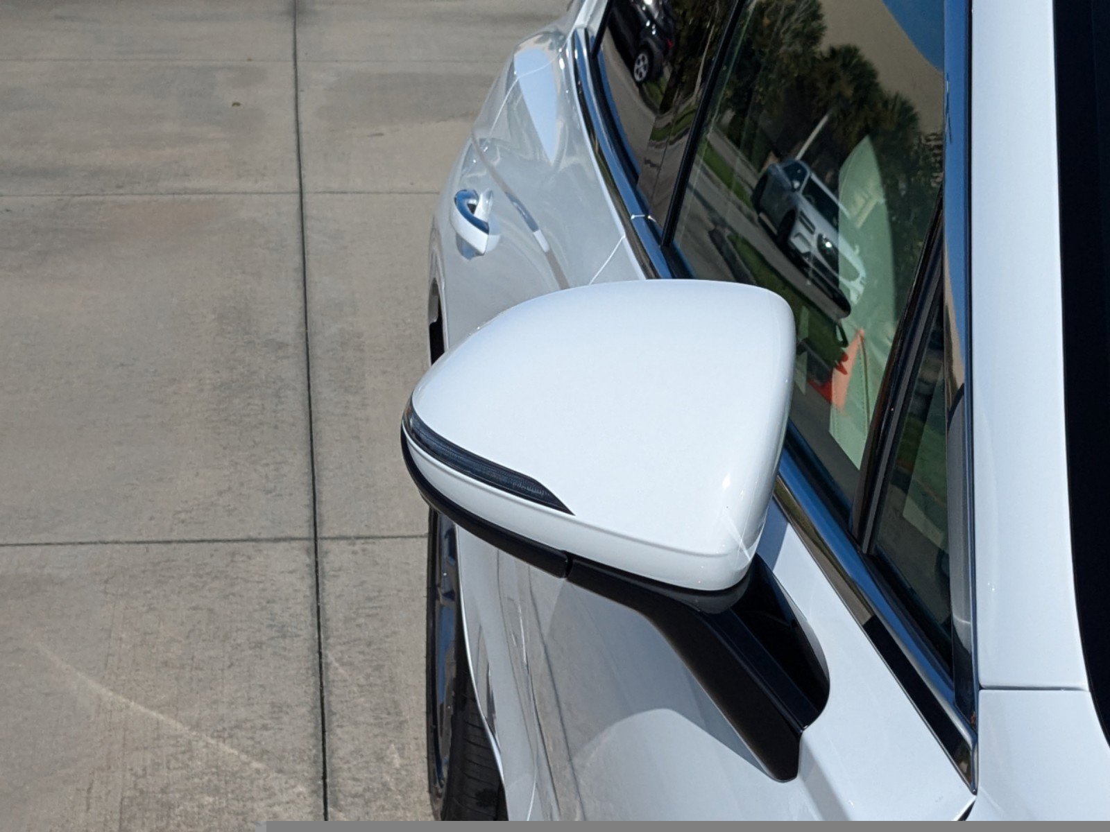 2025 Genesis Electrified GV70 Prestige photo 8