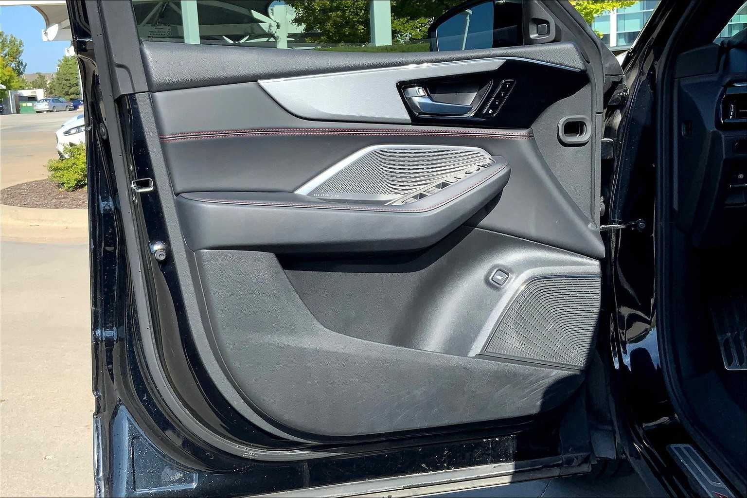 2022 Acura MDX A-Spec photo 18