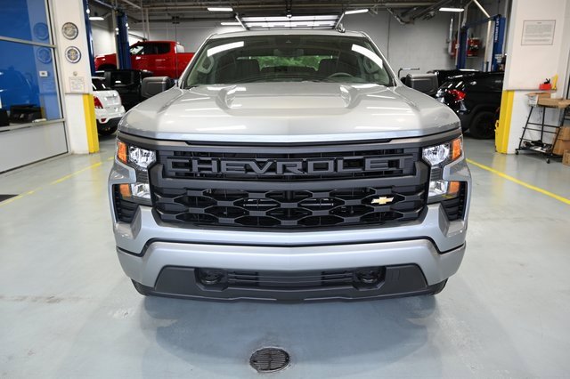 2026 Chevrolet Silverado 1500 Custom photo 2