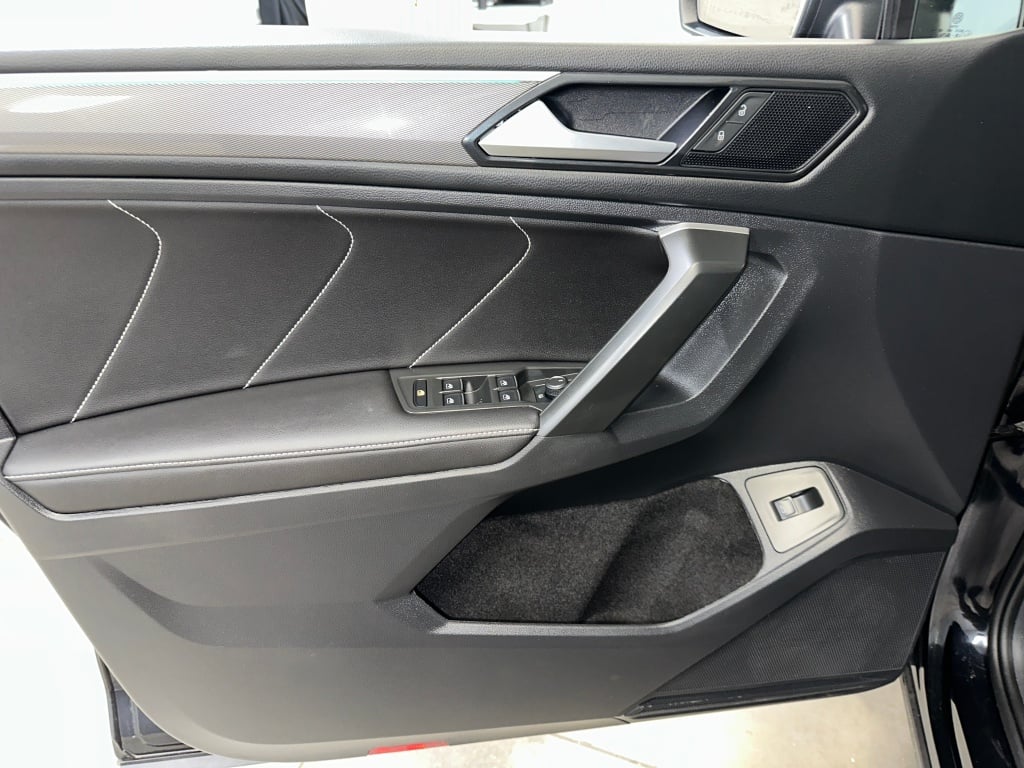 2024 Volkswagen Tiguan SE R-Line Black photo 5