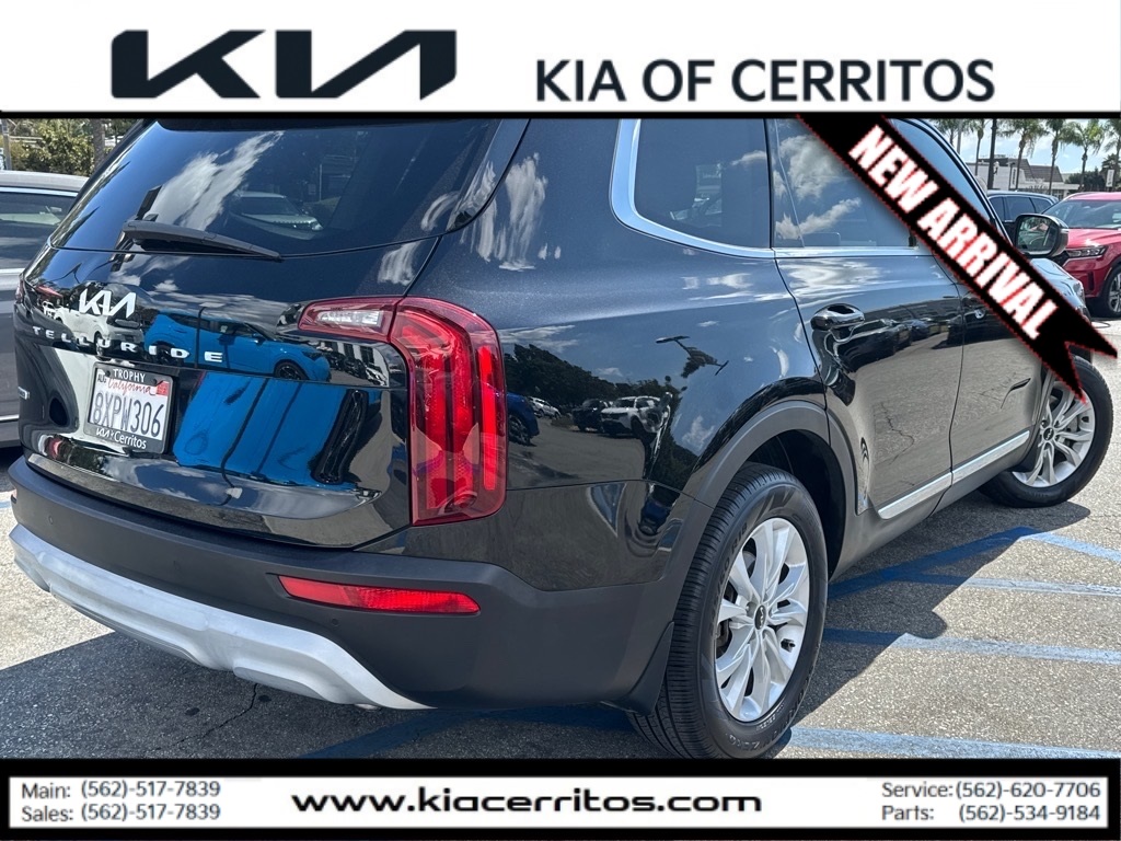 2022 Kia Telluride LX photo 3