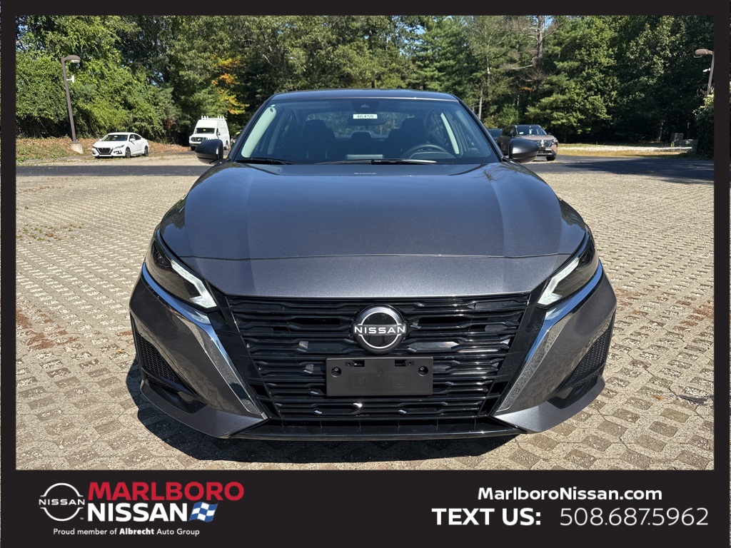2025 Nissan Altima SV photo 2