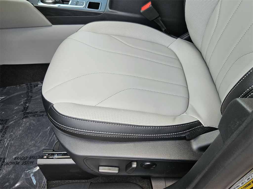 2025 Ford Escape Plug-In Hybrid photo 15