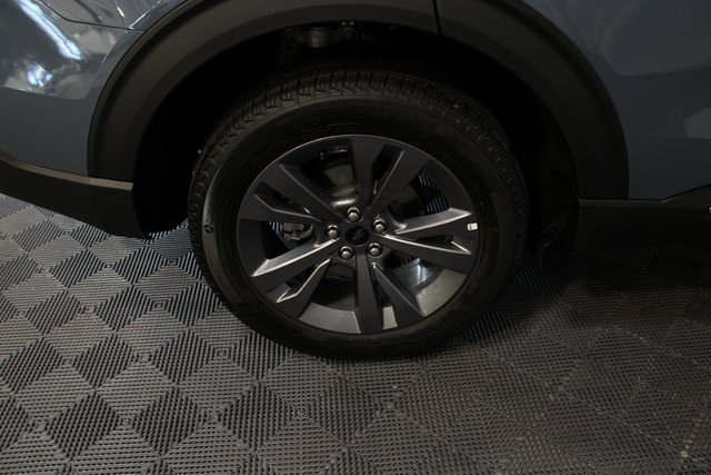 2025 Ford Explorer photo 21