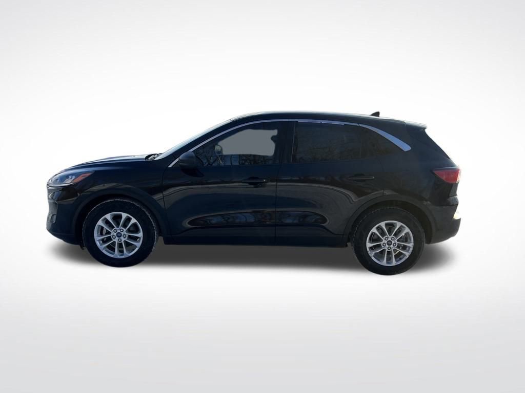 Used 2022 Ford Escape SE with VIN 1FMCU0G67NUA68643 for sale in Clinton, MI