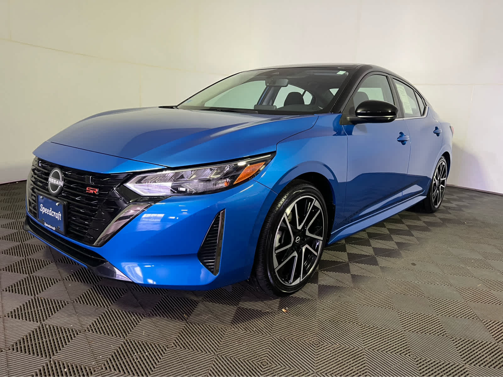 2025 Nissan Sentra SR photo 3