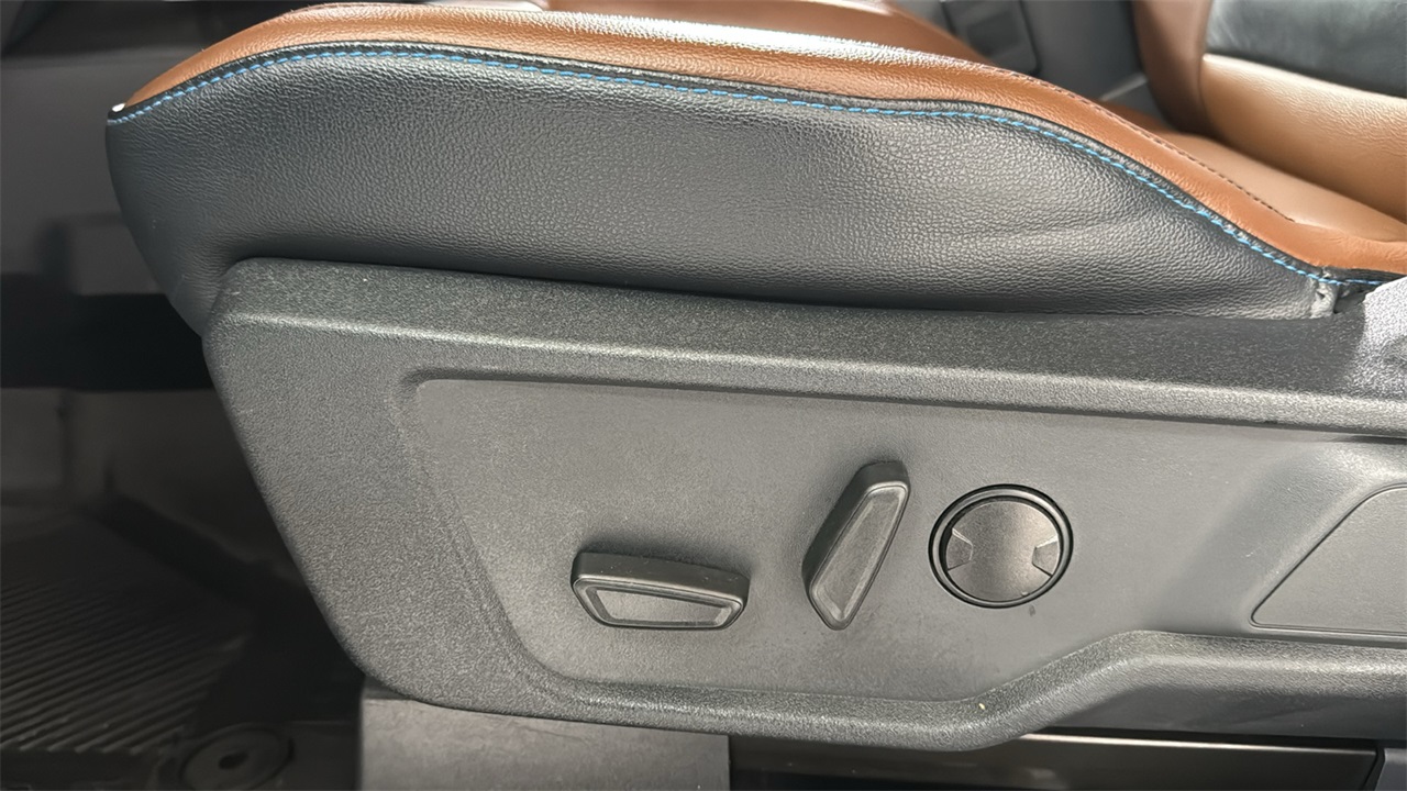 2022 Ford Bronco Outer Banks photo 14