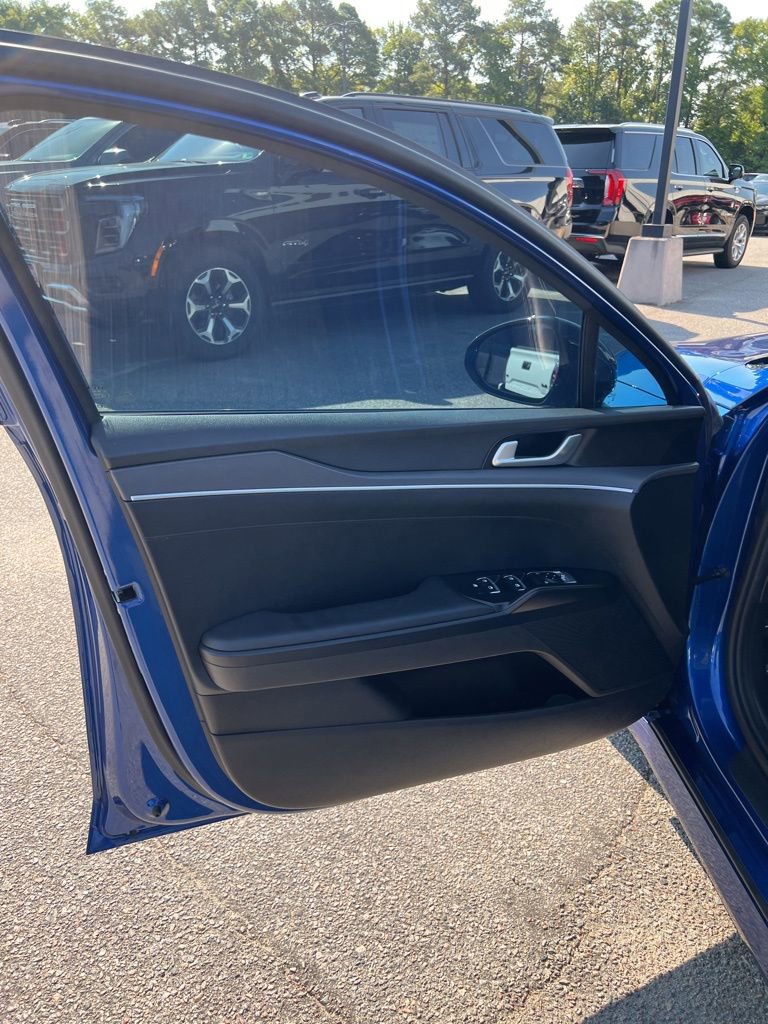 2023 Kia K5 GT-Line photo 9
